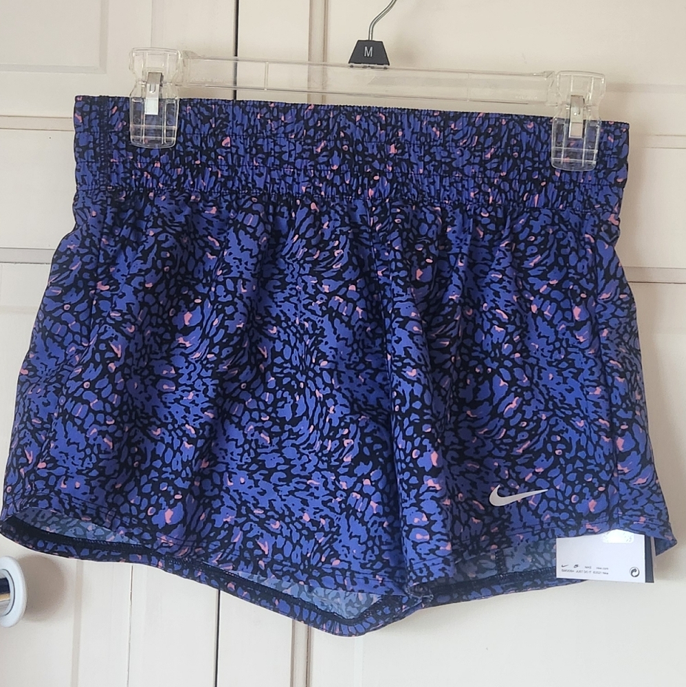 Nwt. Nike Train Shorts
